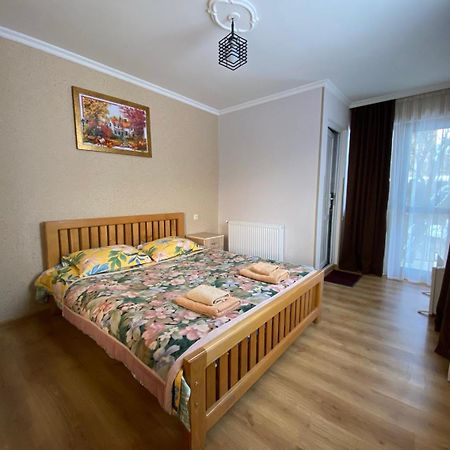 Guesthouse Venera メスティア エクステリア 写真