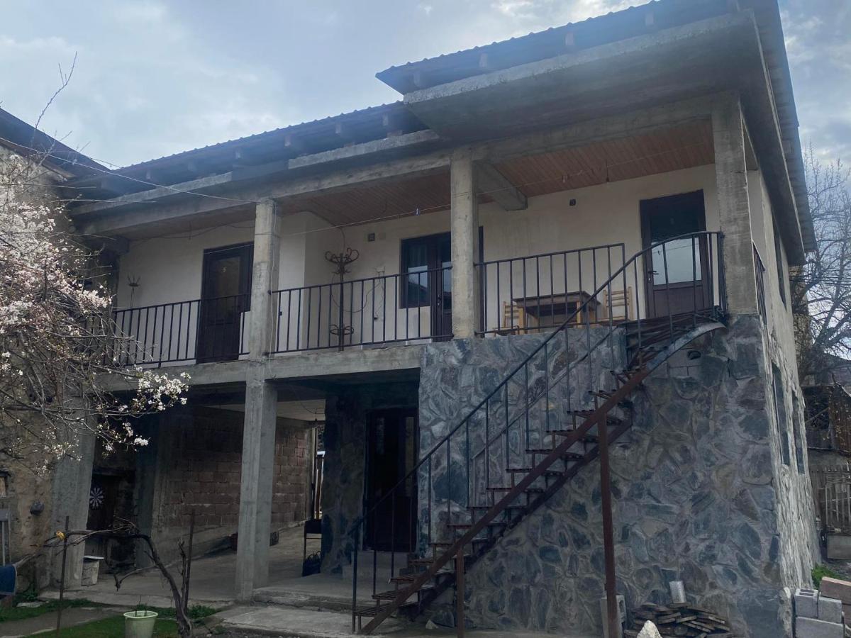 Guesthouse Venera メスティア エクステリア 写真