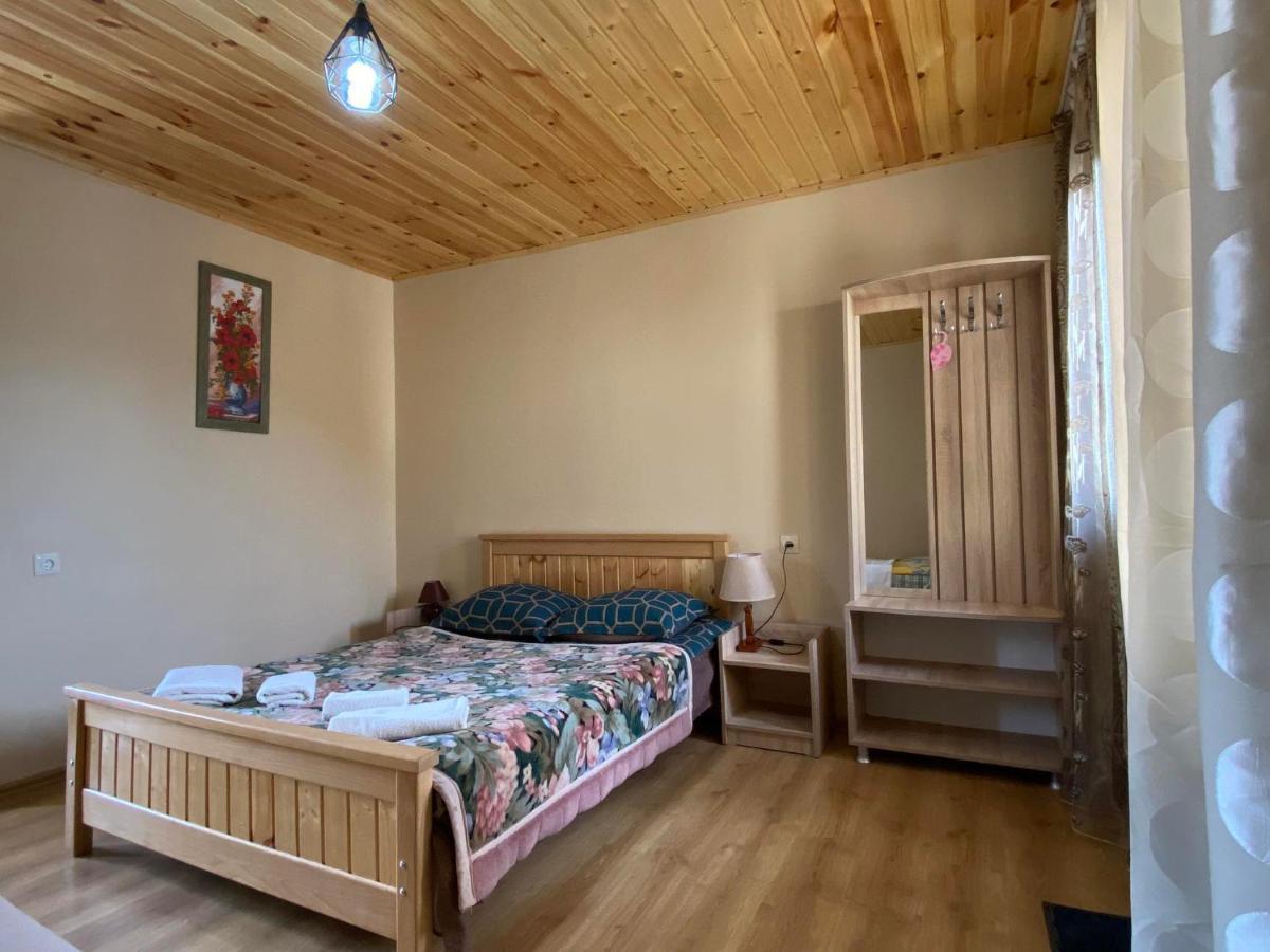 Guesthouse Venera メスティア エクステリア 写真