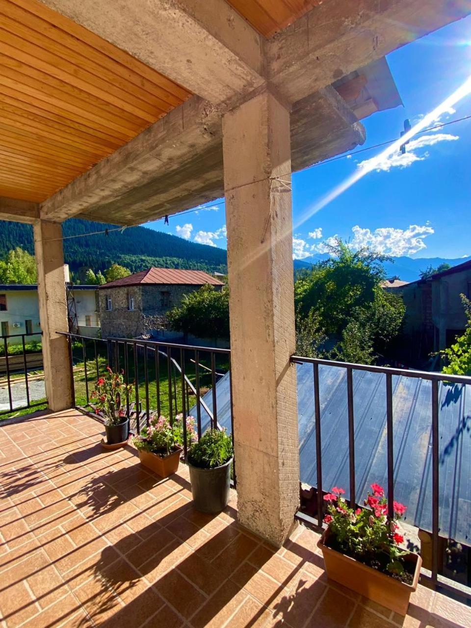 Guesthouse Venera メスティア エクステリア 写真