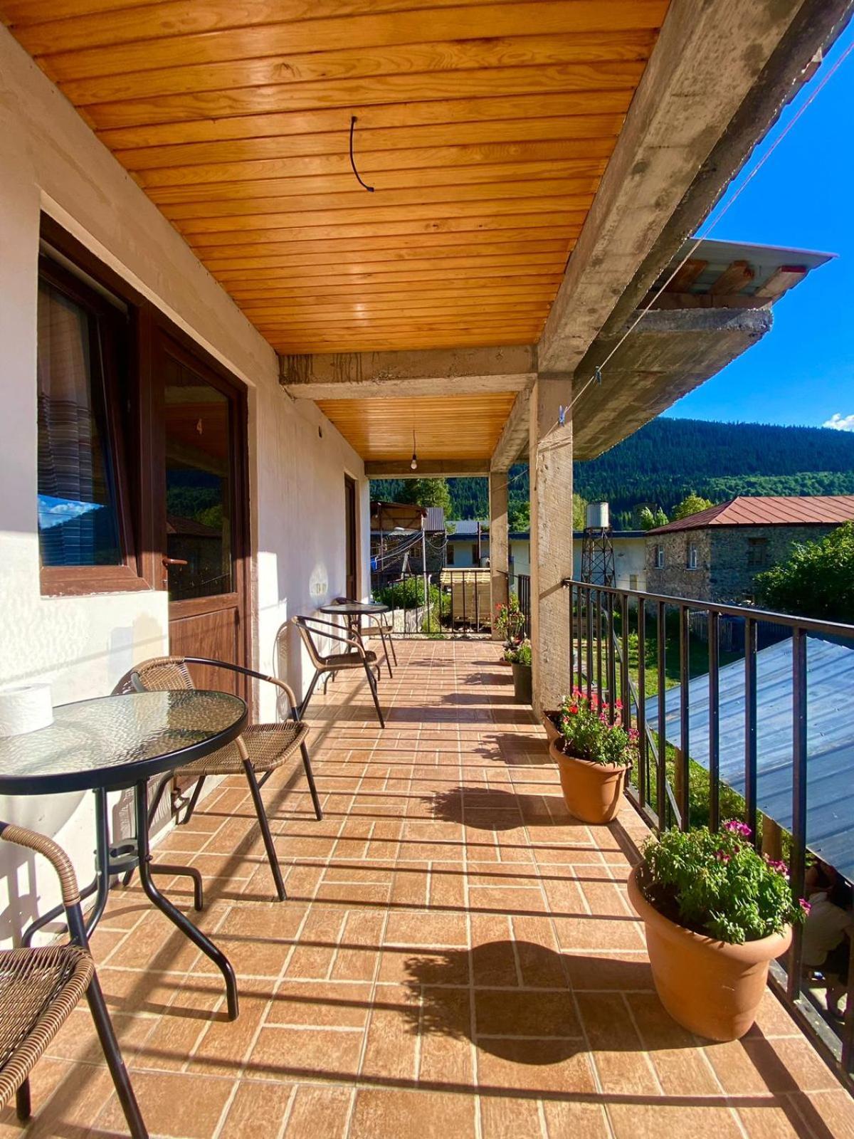 Guesthouse Venera メスティア エクステリア 写真