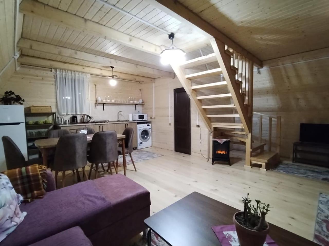 Guesthouse Venera メスティア エクステリア 写真