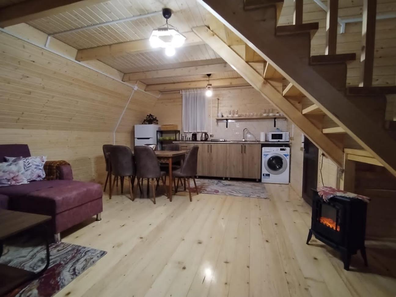 Guesthouse Venera メスティア エクステリア 写真