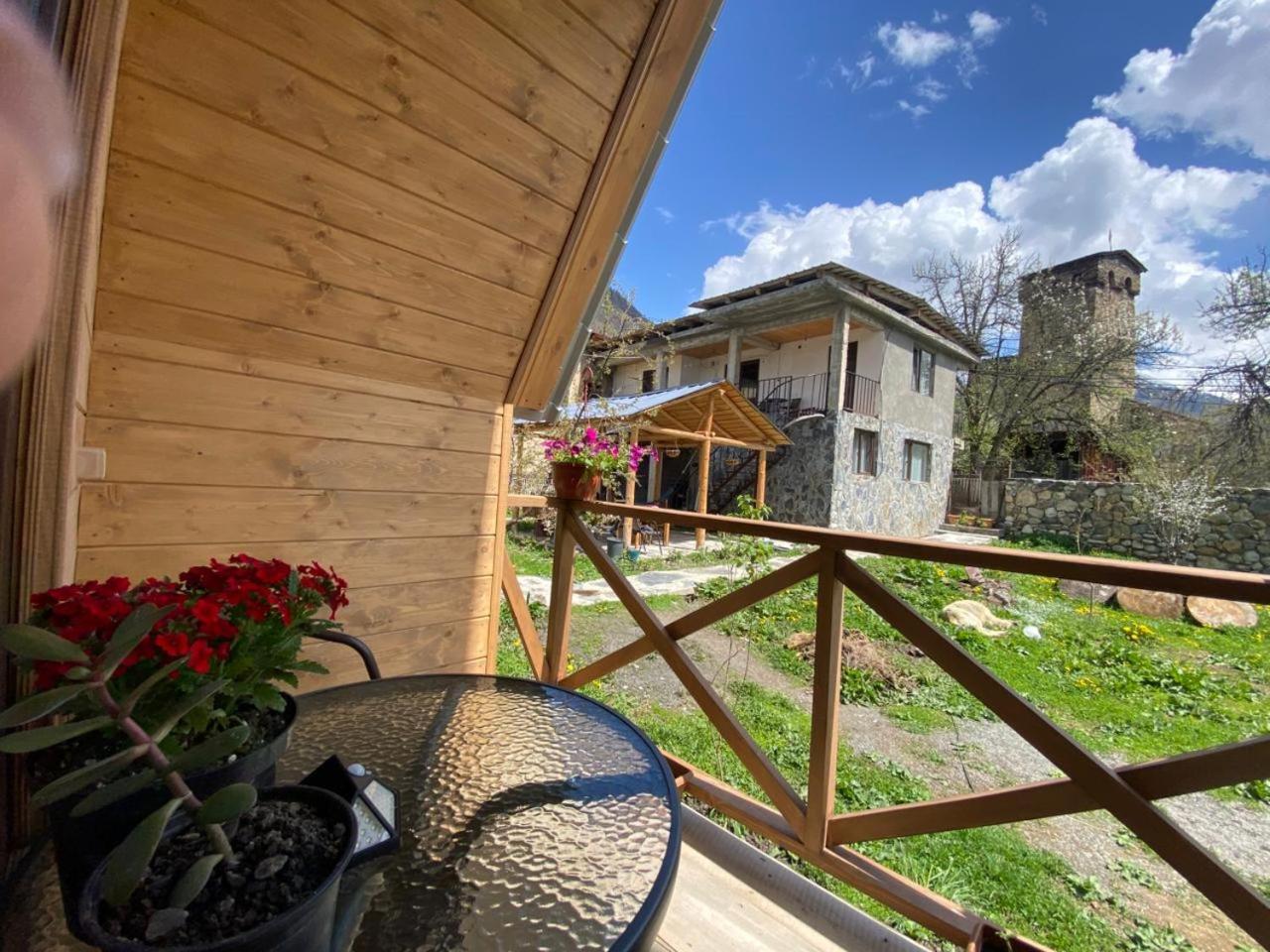 Guesthouse Venera メスティア エクステリア 写真