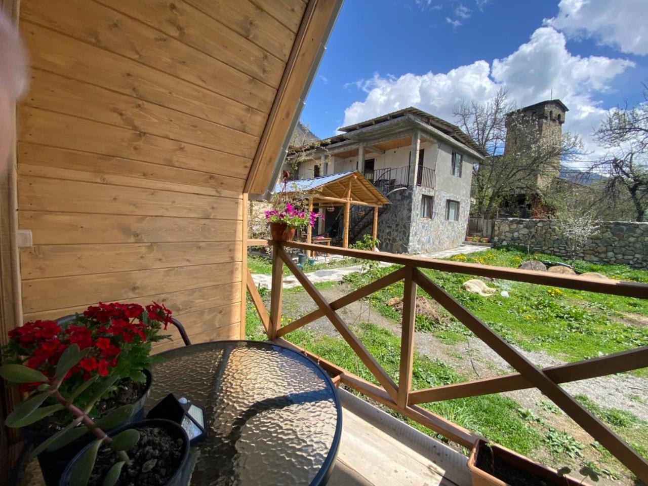 Guesthouse Venera メスティア エクステリア 写真